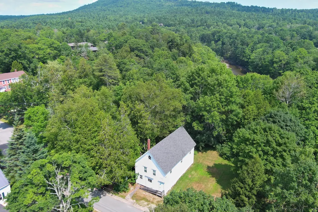 8 Howe Point Road Lincolnville ME 04849