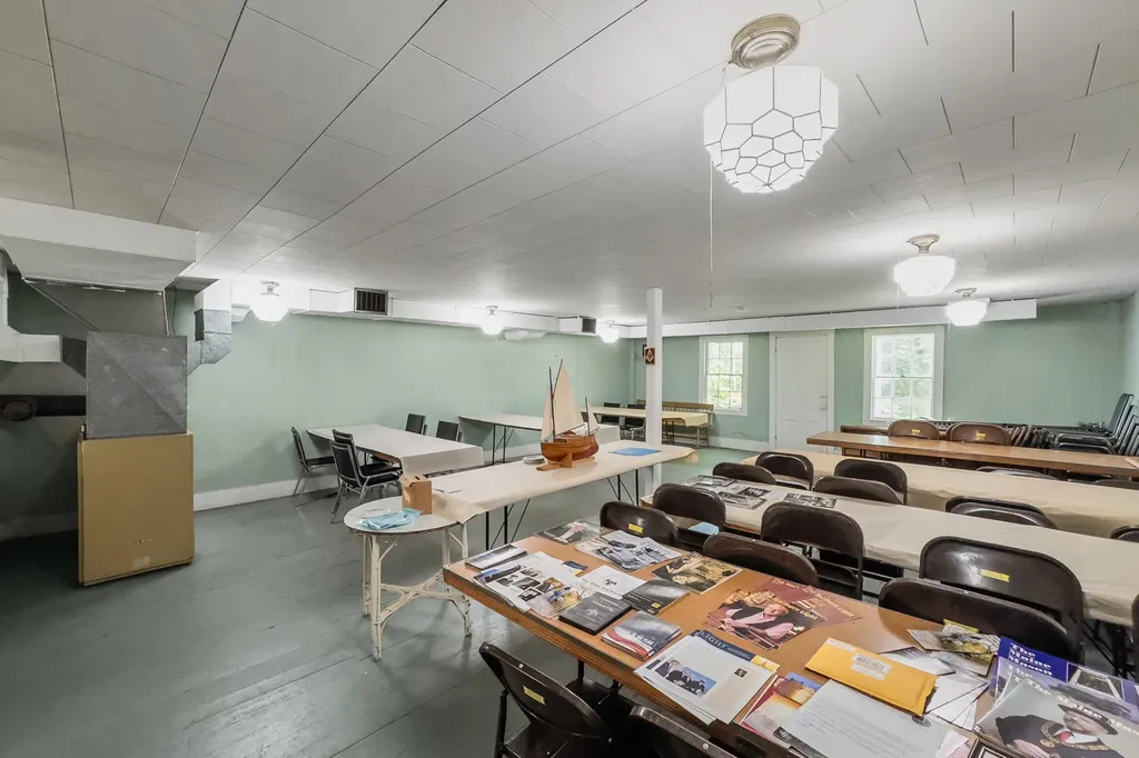 8 Howe Point Road Lincolnville ME 04849
