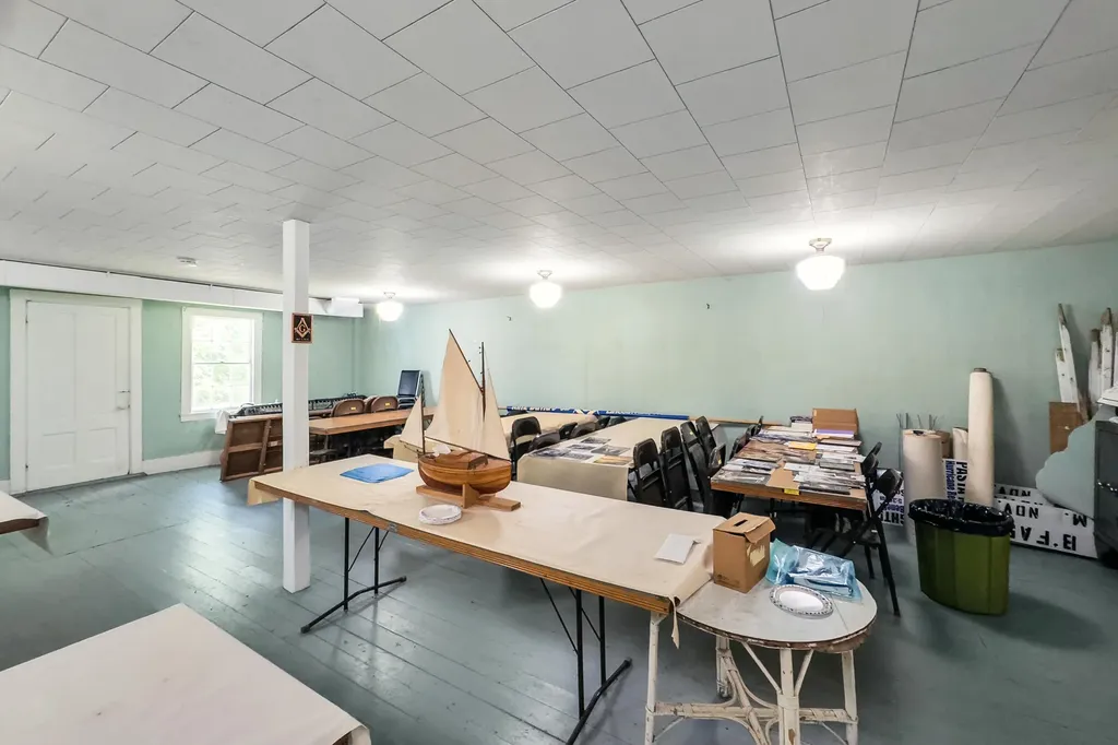8 Howe Point Road Lincolnville ME 04849