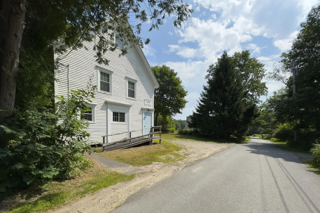 8 Howe Point Road Lincolnville ME 04849