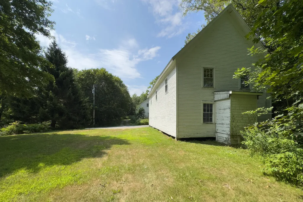 8 Howe Point Road Lincolnville ME 04849