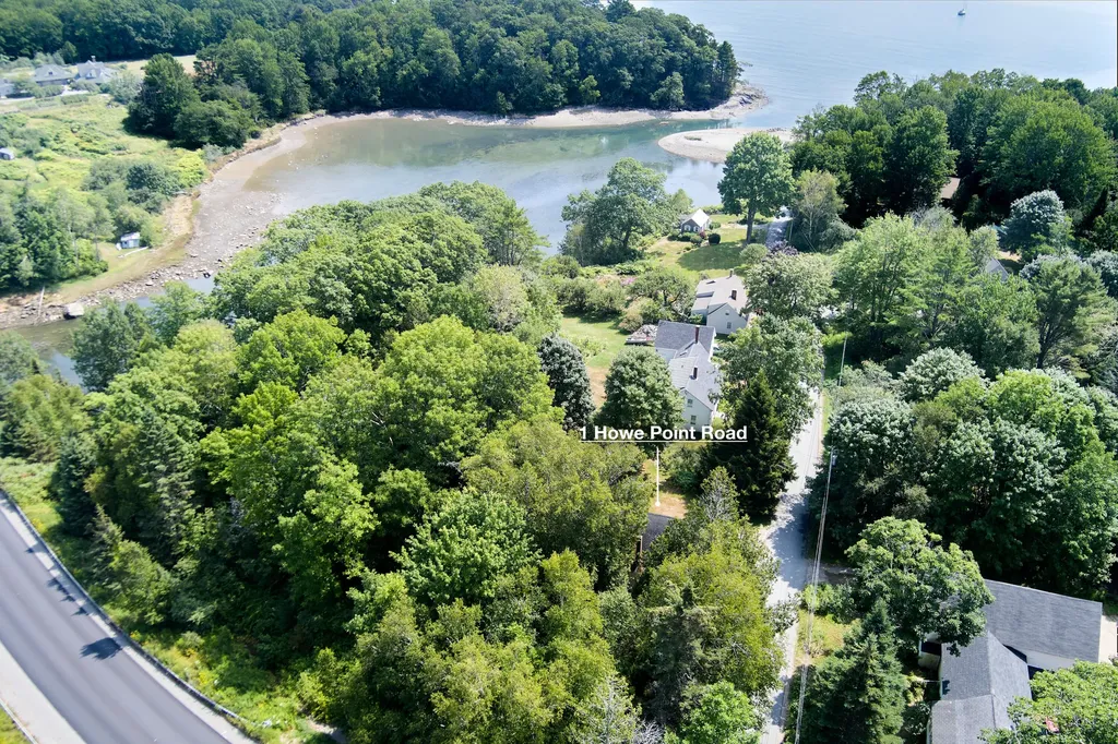 8 Howe Point Road Lincolnville ME 04849