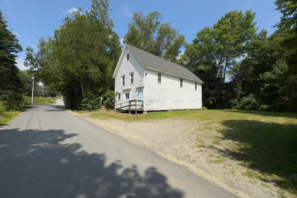 8 Howe Point Road Lincolnville ME 04849
