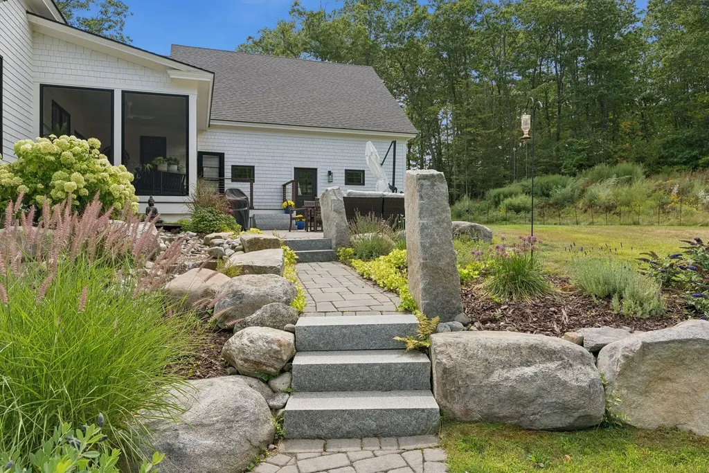 61 Village View Lane North Yarmouth ME 04097