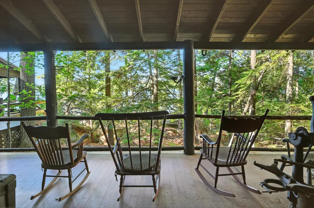 21 Delisle Lane Rome ME 04963