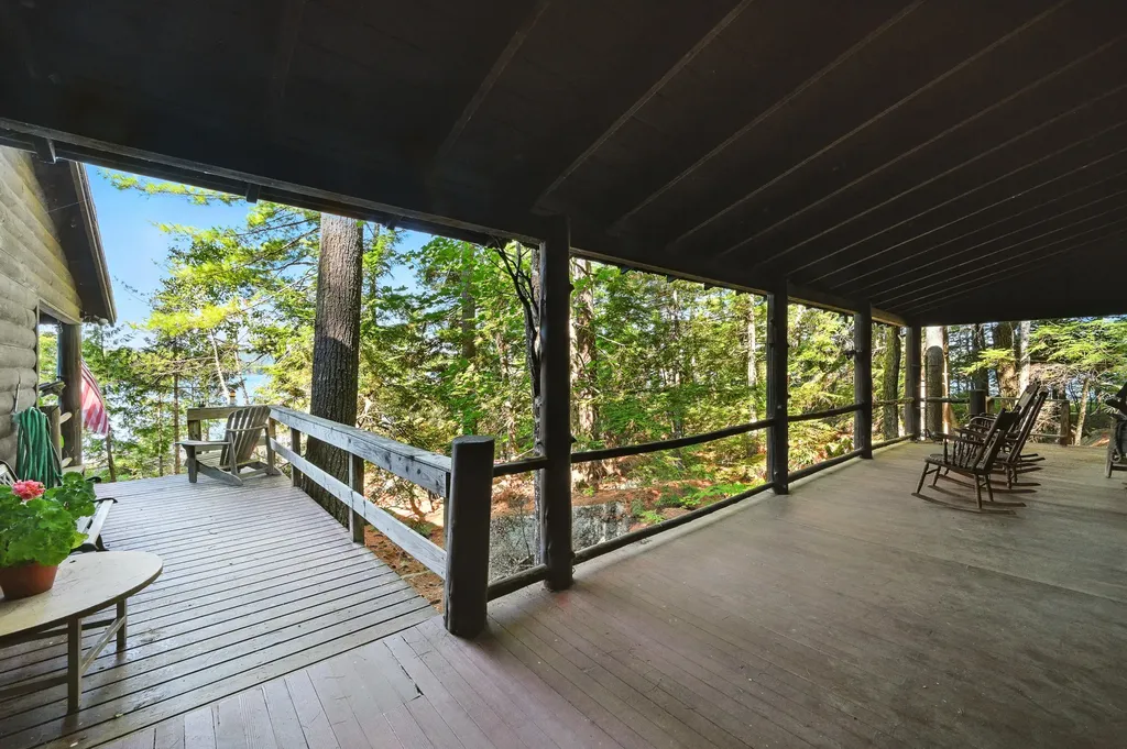 21 Delisle Lane Rome ME 04963