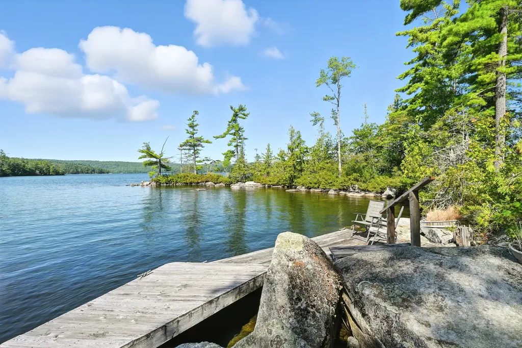 21 Delisle Lane Rome ME 04963
