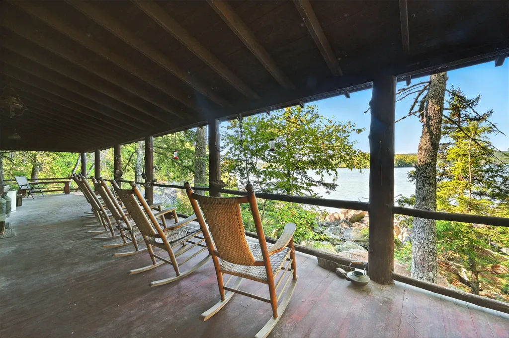 21 Delisle Lane Rome ME 04963