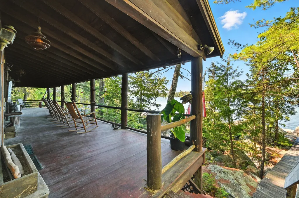 21 Delisle Lane Rome ME 04963