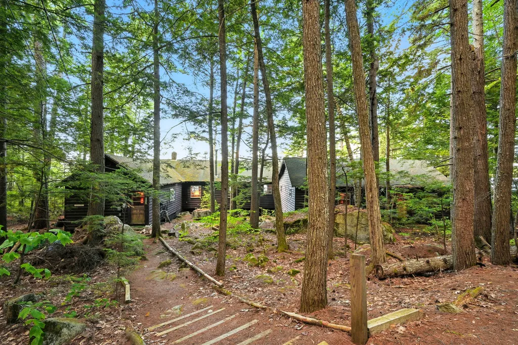 21 Delisle Lane Rome ME 04963