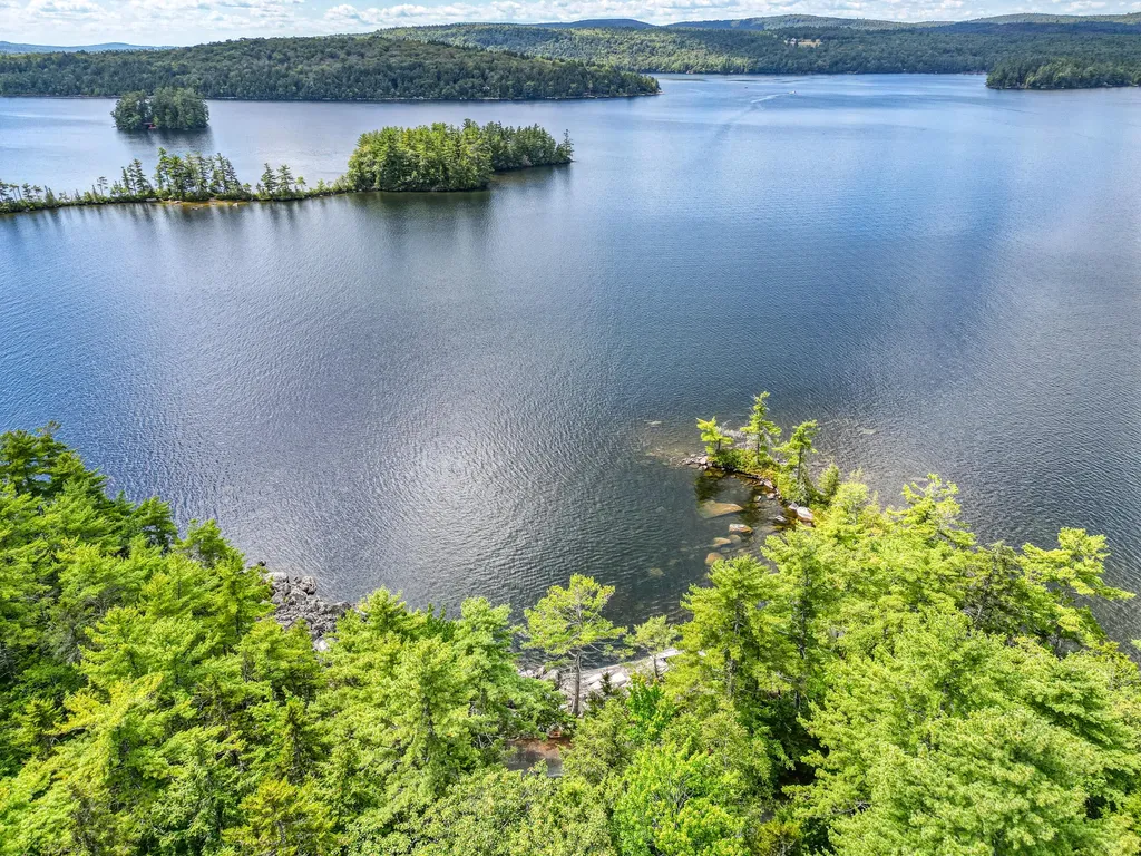 21 Delisle Lane Rome ME 04963