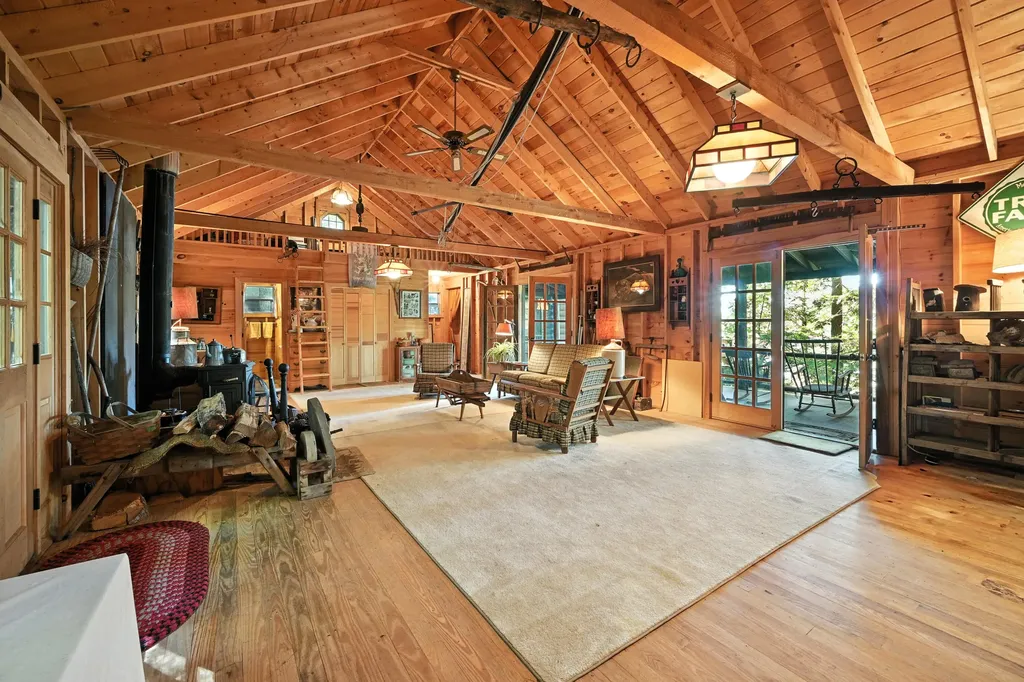 21 Delisle Lane Rome ME 04963