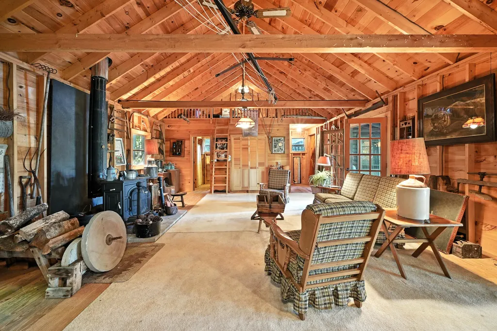 21 Delisle Lane Rome ME 04963