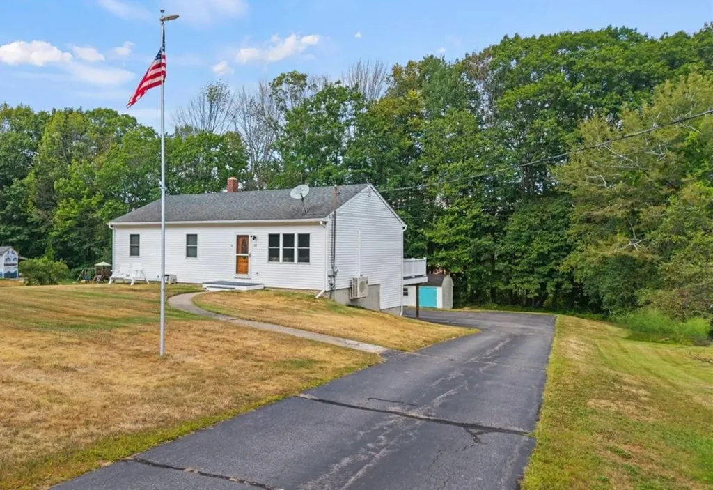 28 Jellerson Road Sanford ME 04073