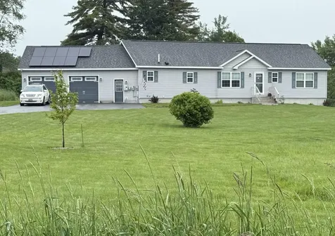 68 Lubear Way Auburn ME 04210