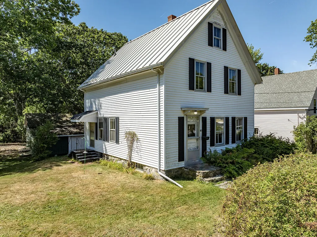 84 Washington Street Camden ME 04843