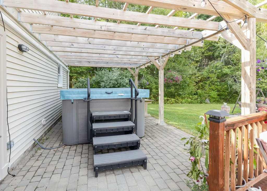 18 Nickel Street Fairfield ME 04937