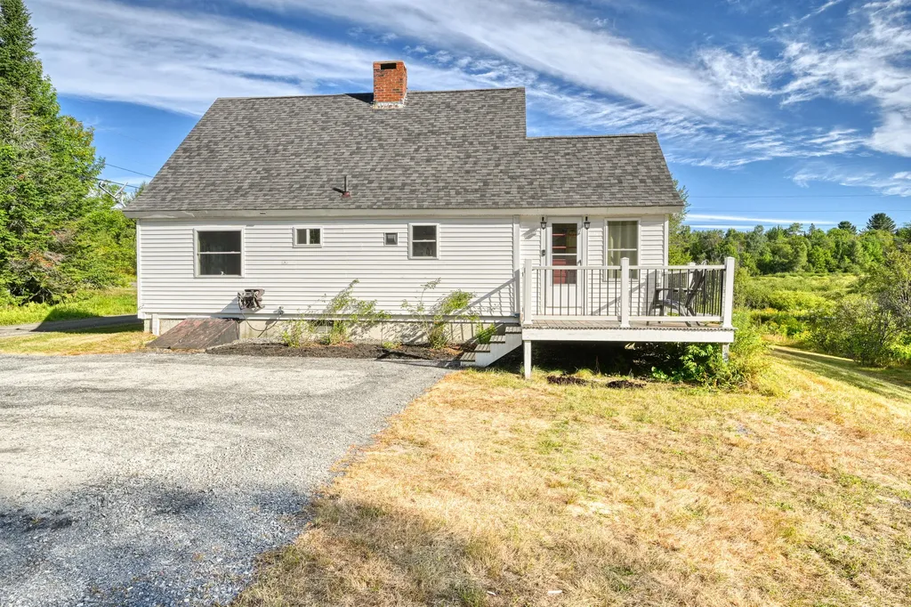 2 Piper Lane Abbot ME 04406
