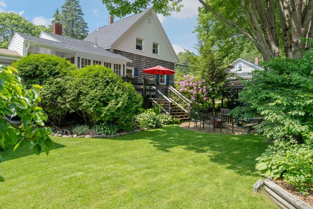 17 Middle Street Topsham ME 04086