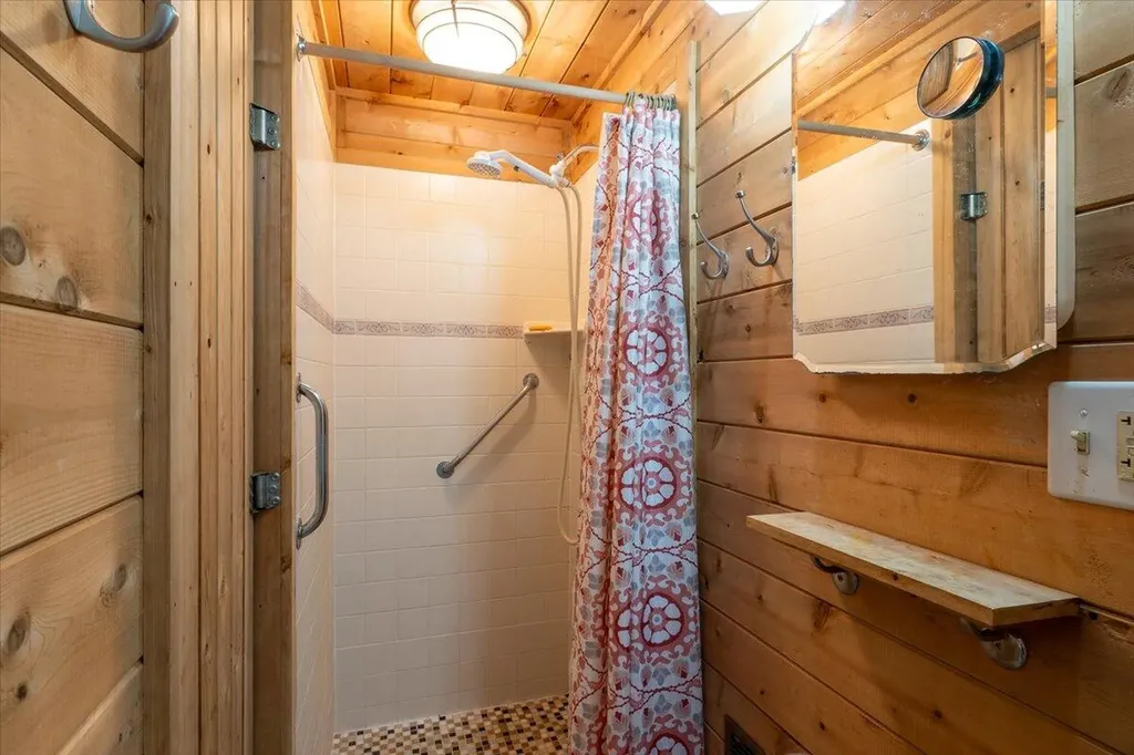 27 Old Augusta Road Warren ME 04864