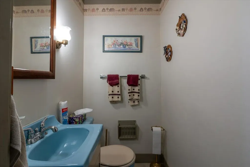 27 Old Augusta Road Warren ME 04864