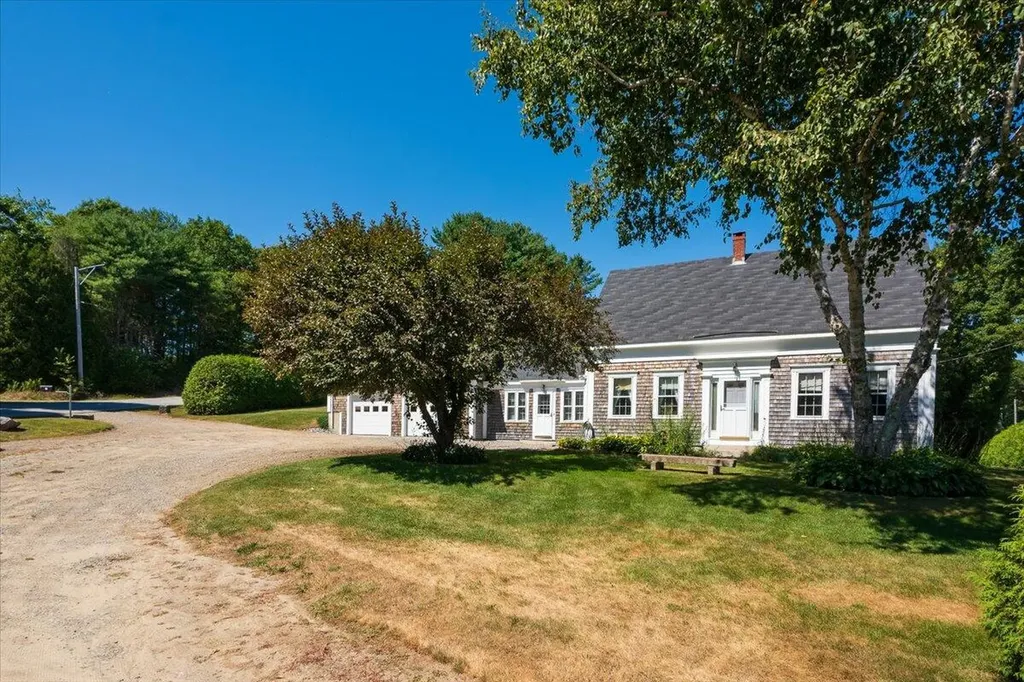 27 Old Augusta Road Warren ME 04864