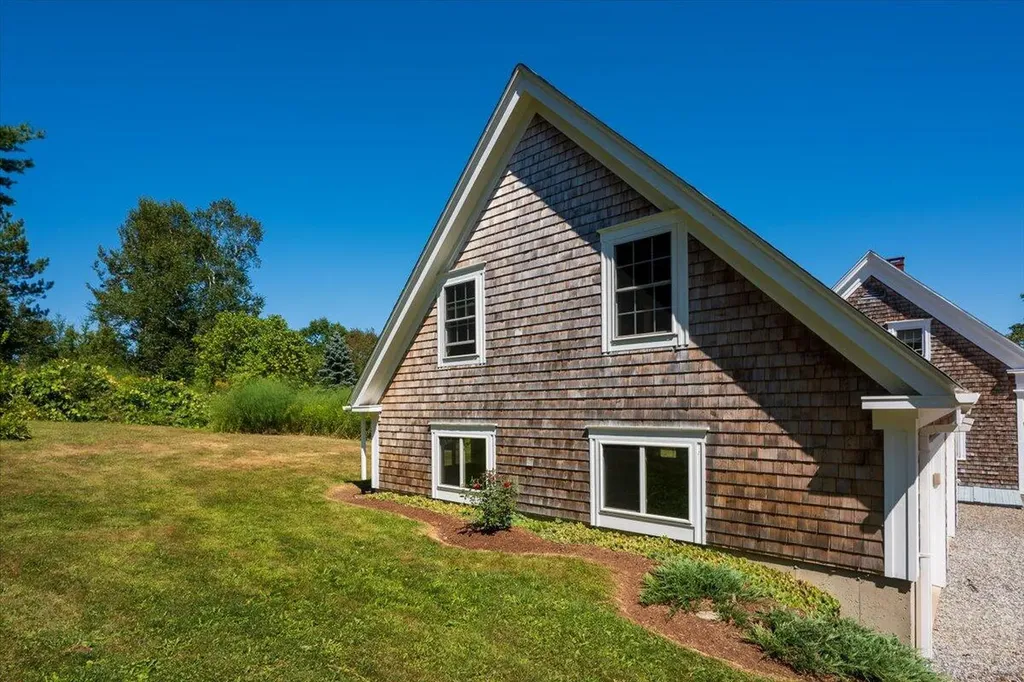 27 Old Augusta Road Warren ME 04864