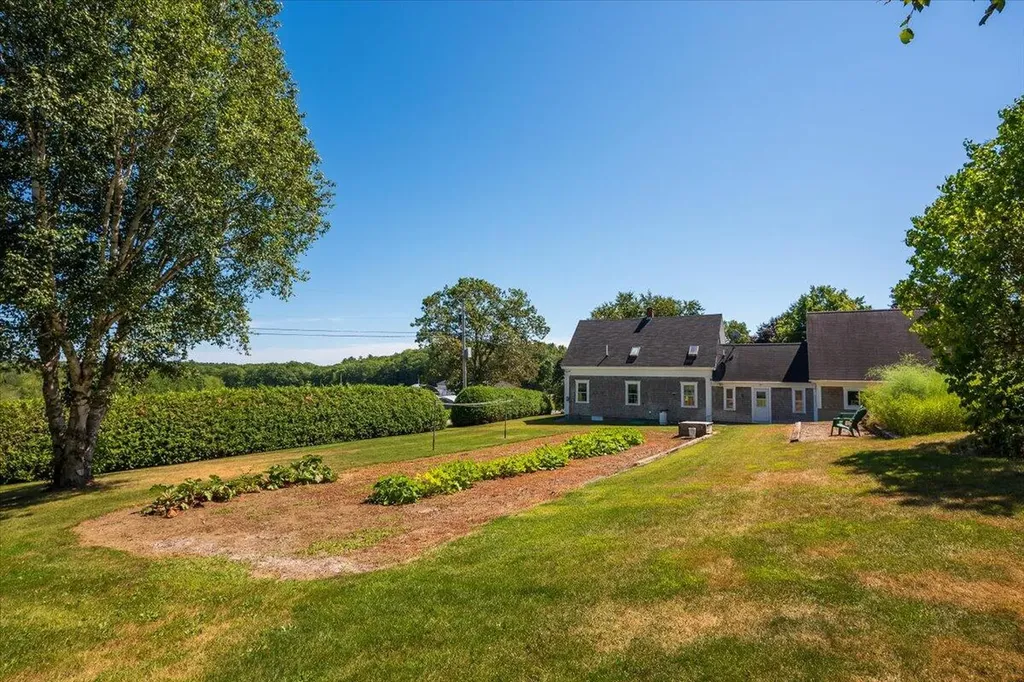 27 Old Augusta Road Warren ME 04864