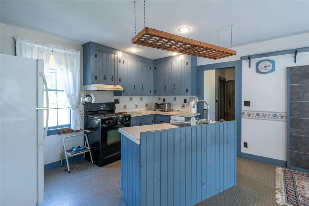 27 Old Augusta Road Warren ME 04864