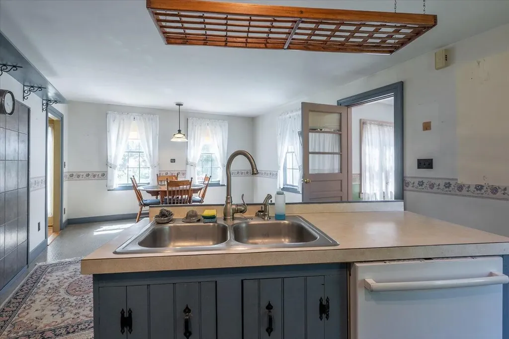 27 Old Augusta Road Warren ME 04864