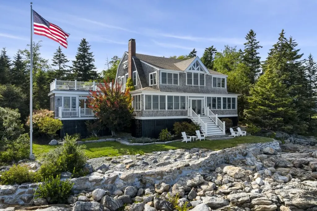7 Bayberry Lane Southport ME 04576