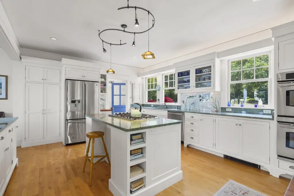 7 Bayberry Lane Southport ME 04576