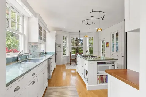 7 Bayberry Lane Southport ME 04576