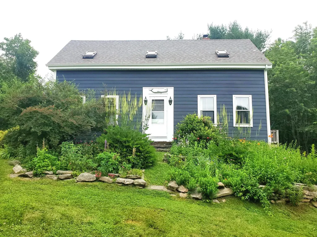 121 Town Hall Road Edgecomb ME 04556