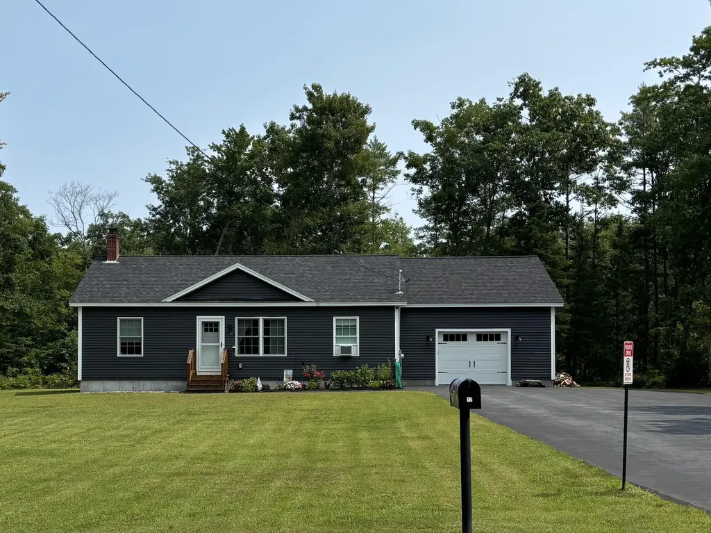17 Sand Pond Road Baldwin ME 04024