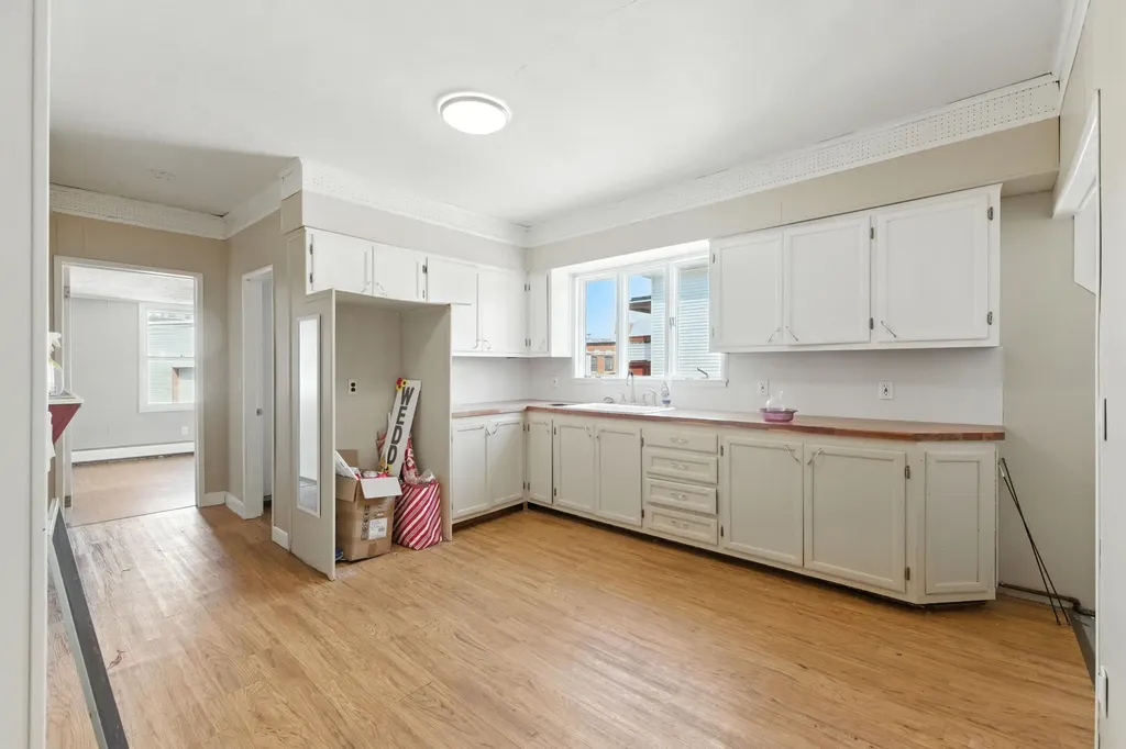 16 Hill Street Biddeford ME 04005