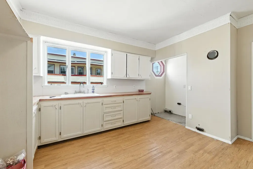 16 Hill Street Biddeford ME 04005