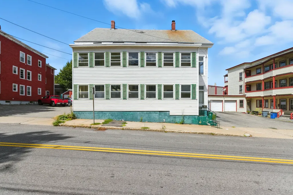 16 Hill Street Biddeford ME 04005