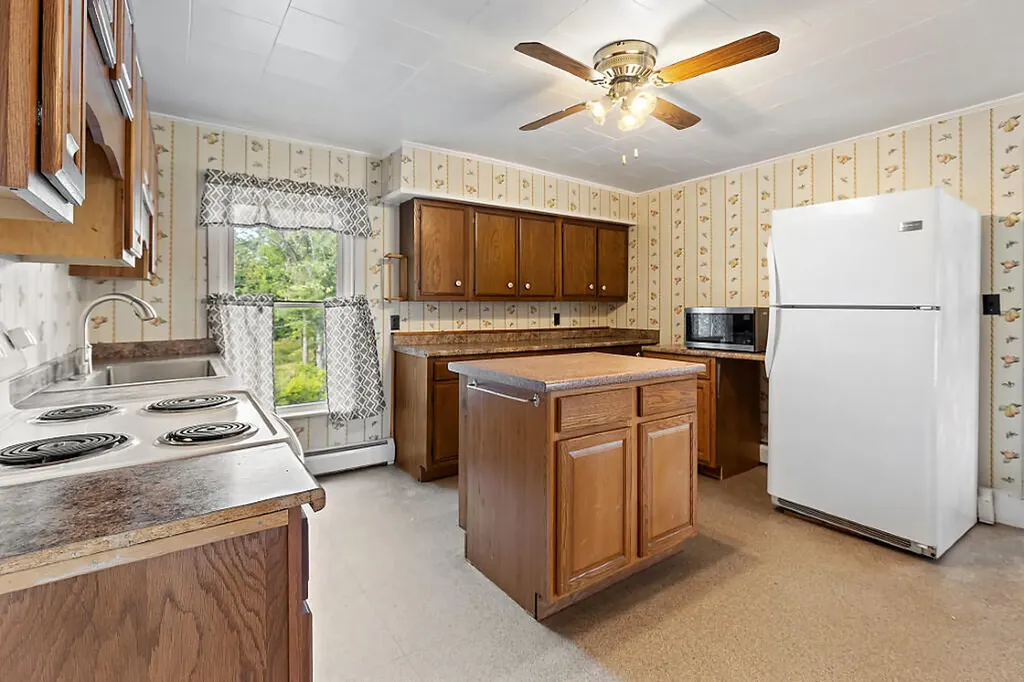357 Somerset Avenue Pittsfield ME 04967