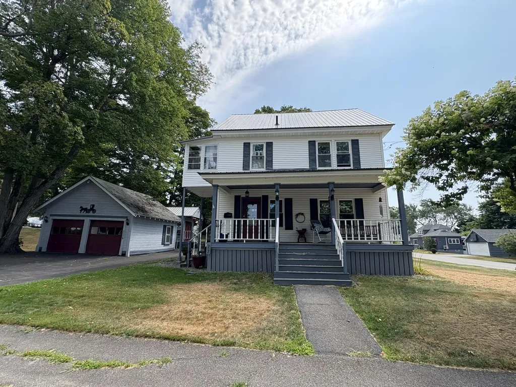 27 Birch Street East Millinocket ME 04430