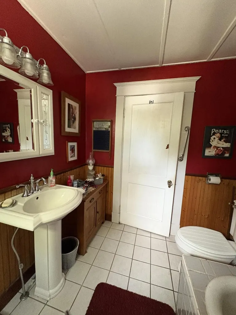 27 Birch Street East Millinocket ME 04430
