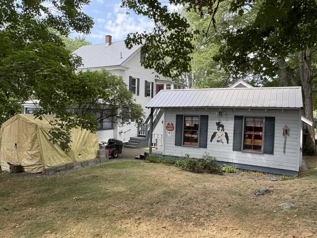 27 Birch Street East Millinocket ME 04430