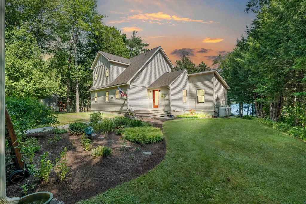 4 Abnaki Place Saint Albans ME 04971