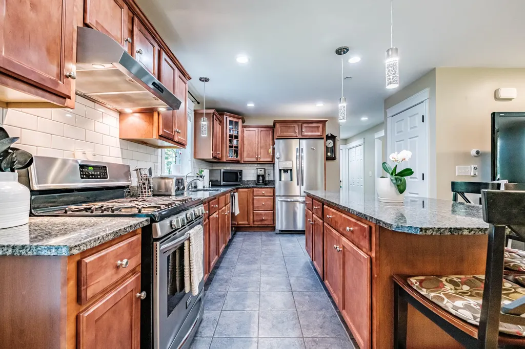 28 Lillian Place Westbrook ME 04092
