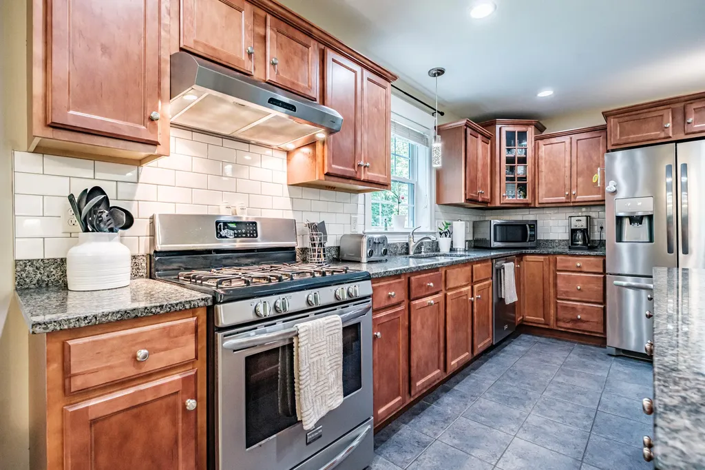 28 Lillian Place Westbrook ME 04092