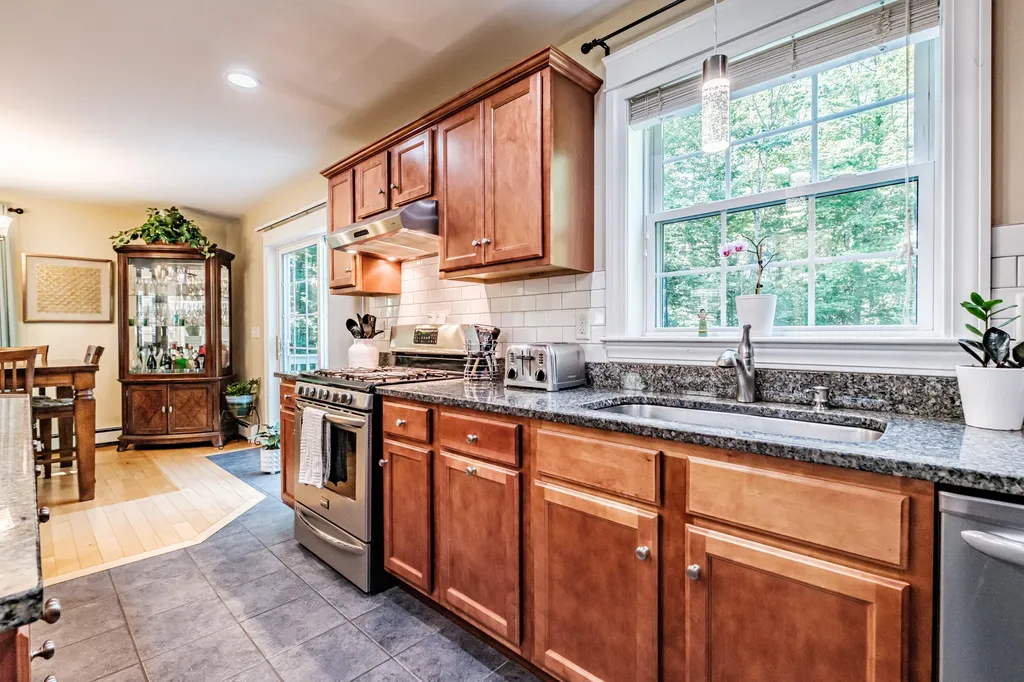 28 Lillian Place Westbrook ME 04092