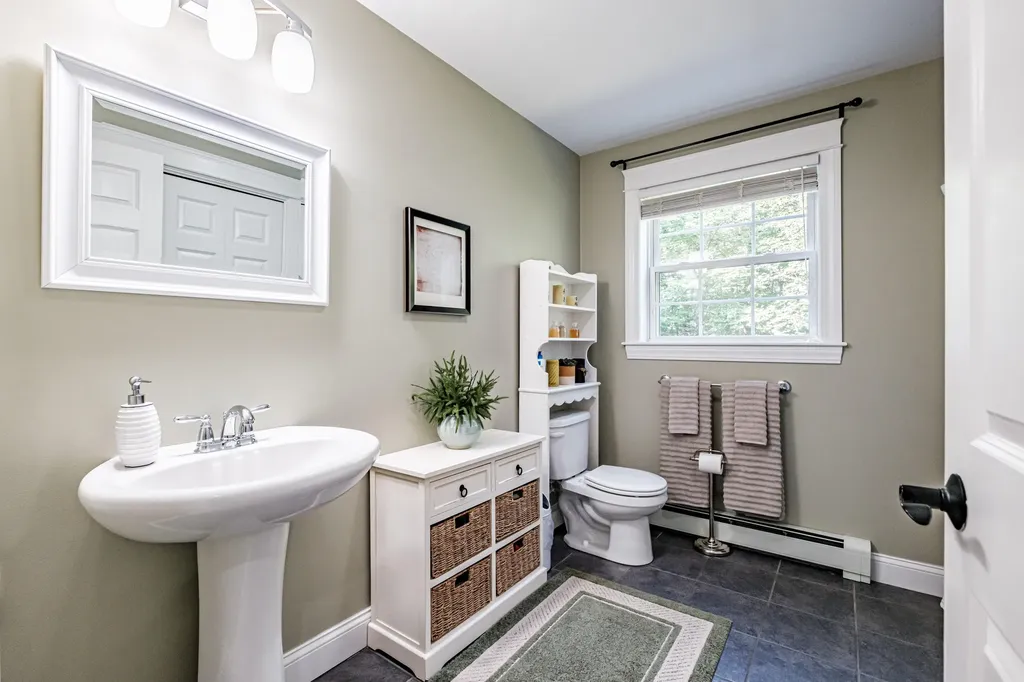 28 Lillian Place Westbrook ME 04092