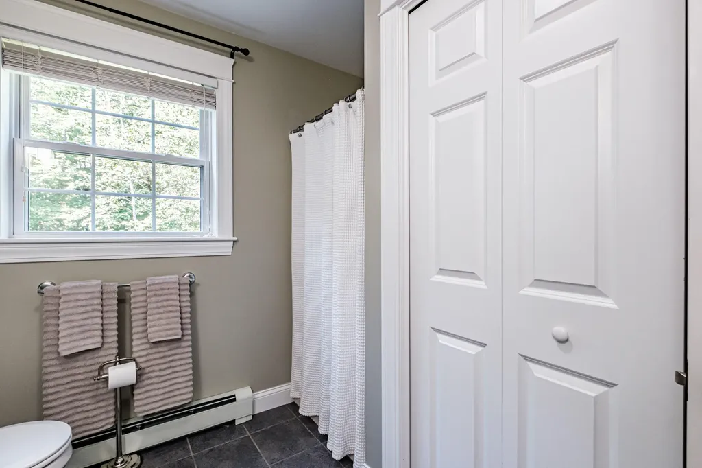 28 Lillian Place Westbrook ME 04092