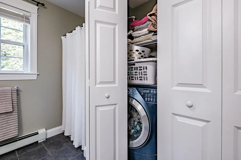 28 Lillian Place Westbrook ME 04092