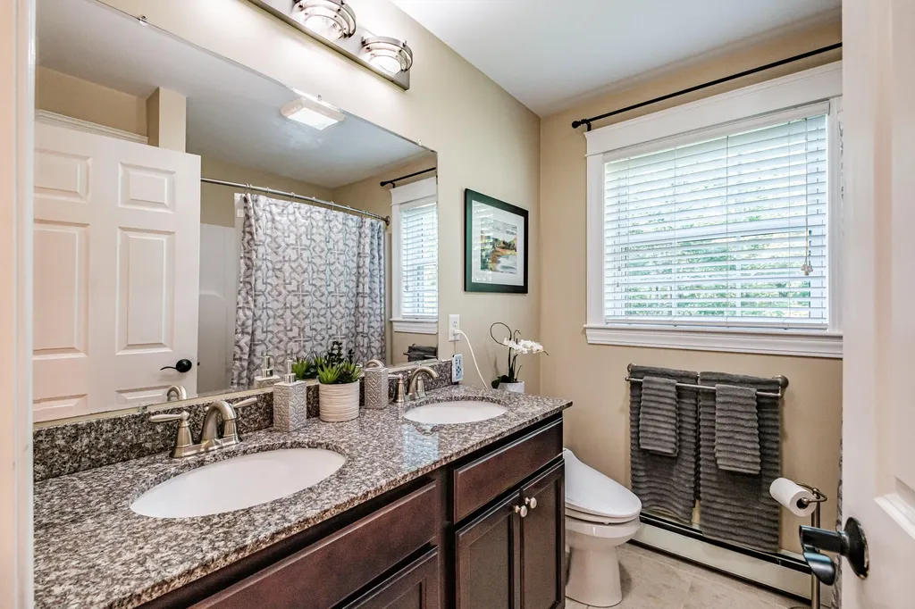 28 Lillian Place Westbrook ME 04092